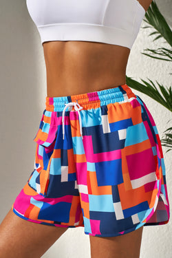 Beach shorts with geometric print *