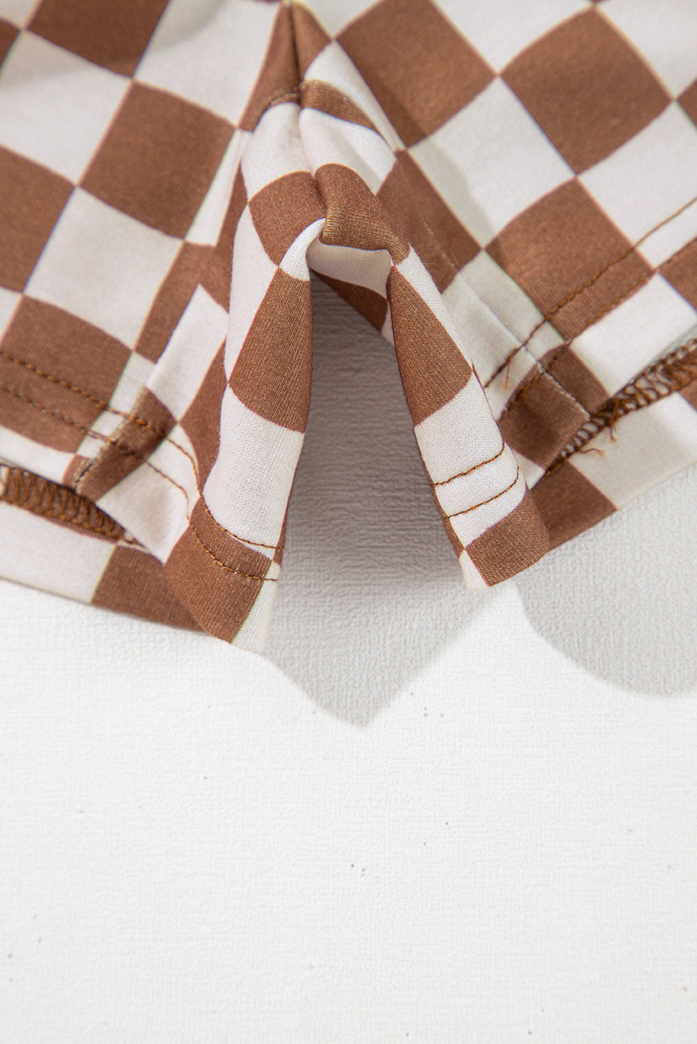 Ensemble short et t-shirt slim à imprimé damier sur le côté de grande taille marron-A WOMAN WE LOVE