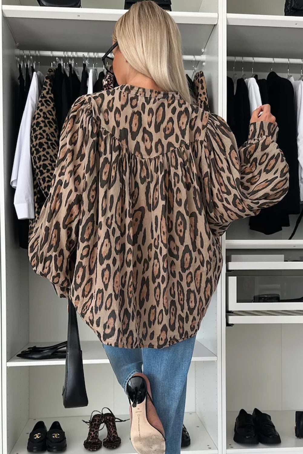 Chemise décontractée surdimensionnée beige clair à imprimé léopard et manches ballon-A WOMAN WE LOVE