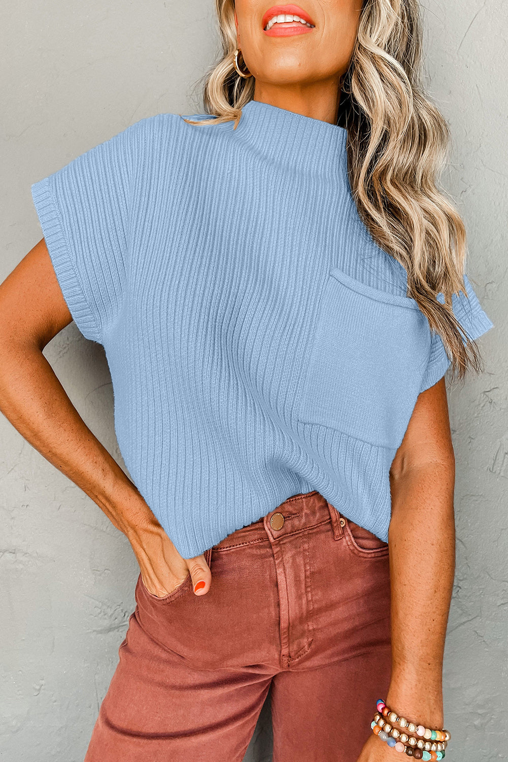 Short sleeve sweater in ribbed knitting *