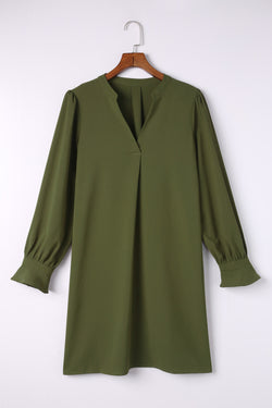 Ranura de camisa verde con mangas en V -ck y ruffle