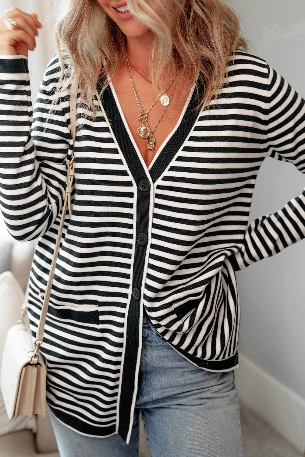 Cardigan tunique boutonné à manches longues et rayures noires-A WOMAN WE LOVE