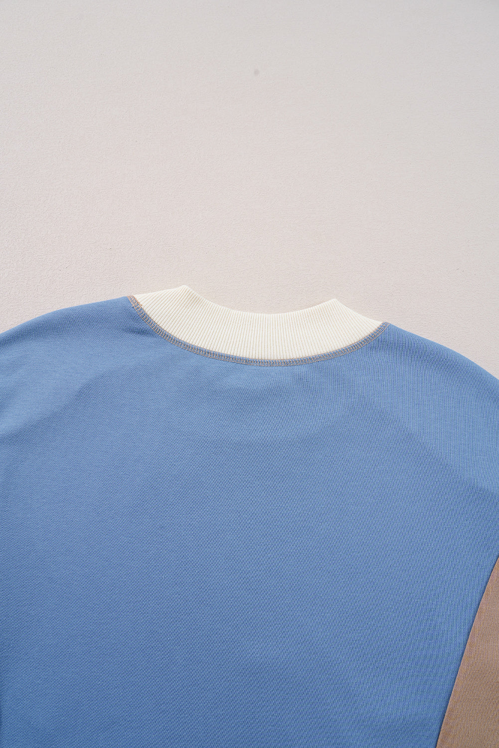 Heaven Blue Haggy Haggy Swetshirt y detalles acanalados