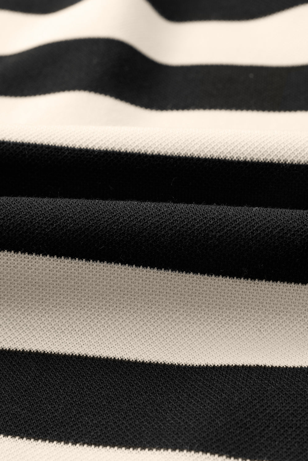 Robe décontractée ample à col en V et manches longues à rayures noires