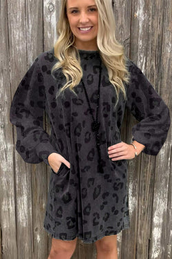 Gray mini leopard mini with puffy pockets and sleeves