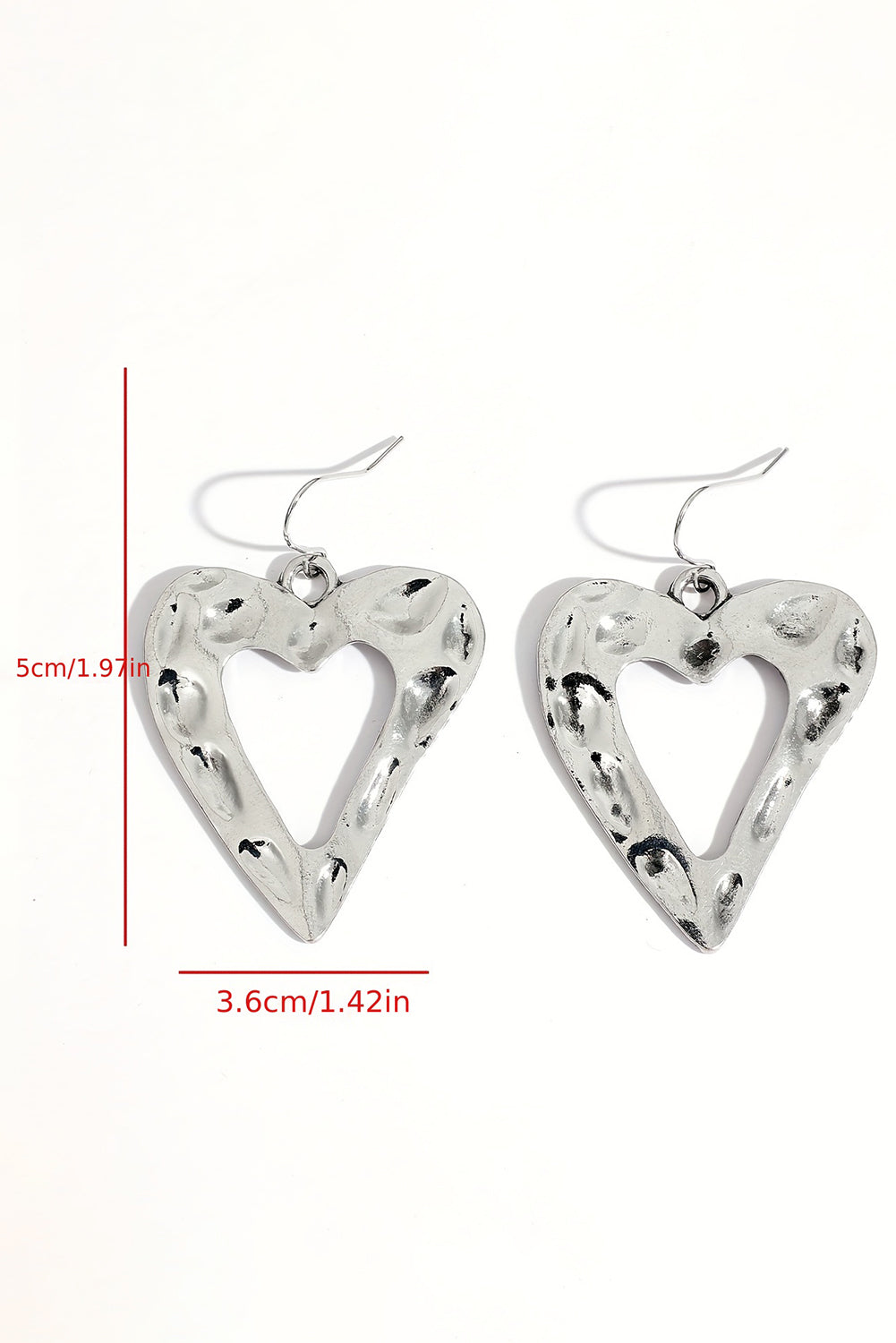Boucles d'oreilles blanches en forme de cœur creux Valentine-A WOMAN WE LOVE