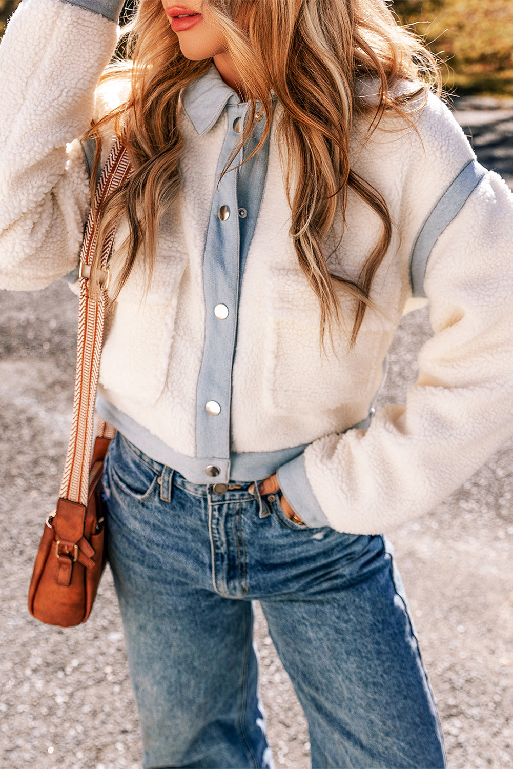 Veste Sherpa boutonnée à bordure contrastée blanche