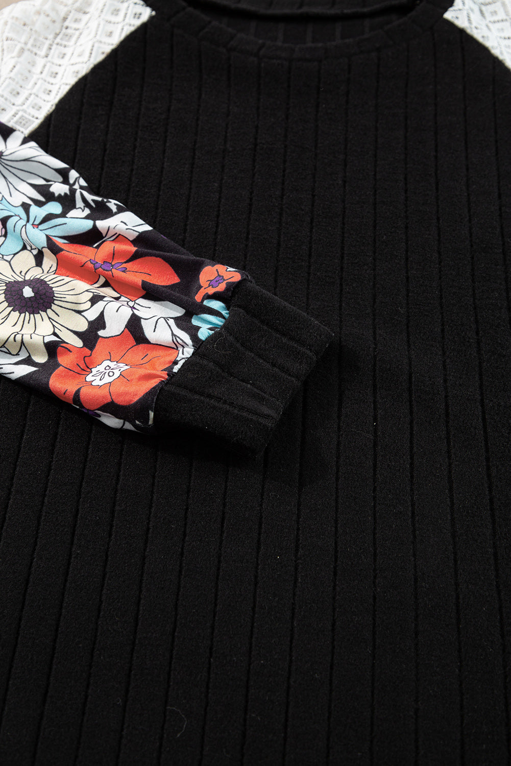 Chemisier côtelé noir à manches longues et patchwork floral-A WOMAN WE LOVE