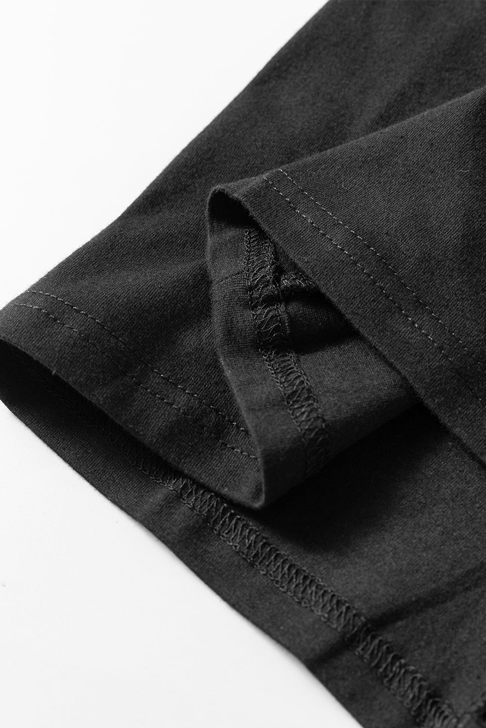 Camiseta de túnica básica negra con cuello de color redondo unido