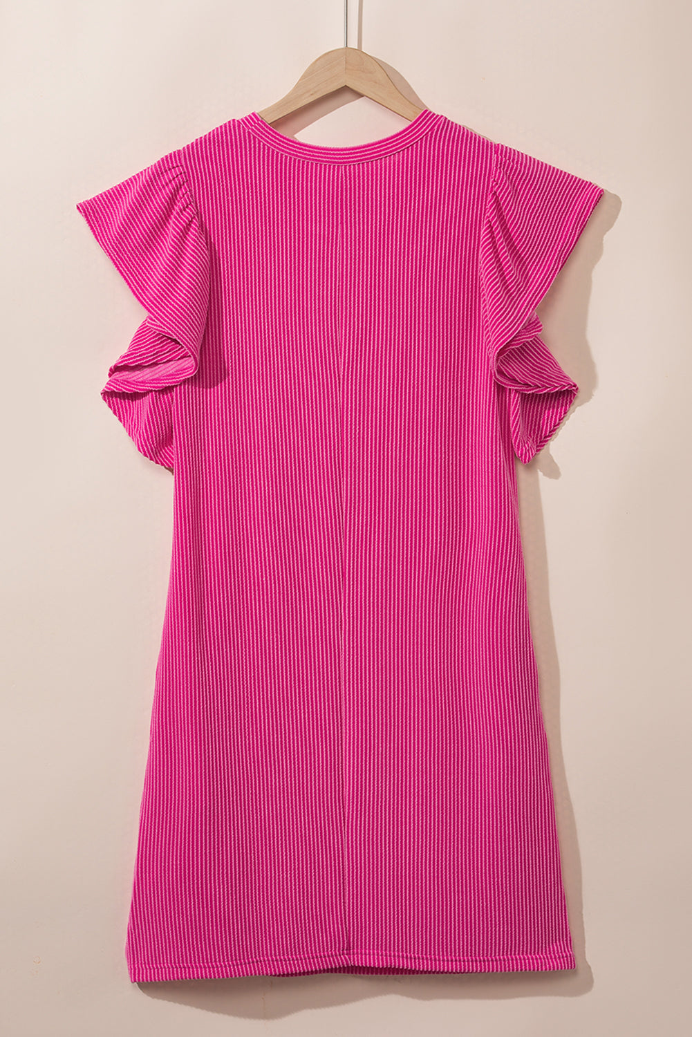 Mini-robe texturée à volants et manches flottantes rouge rose