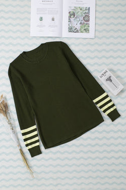 Pull en tricot uni à manches rayées vert