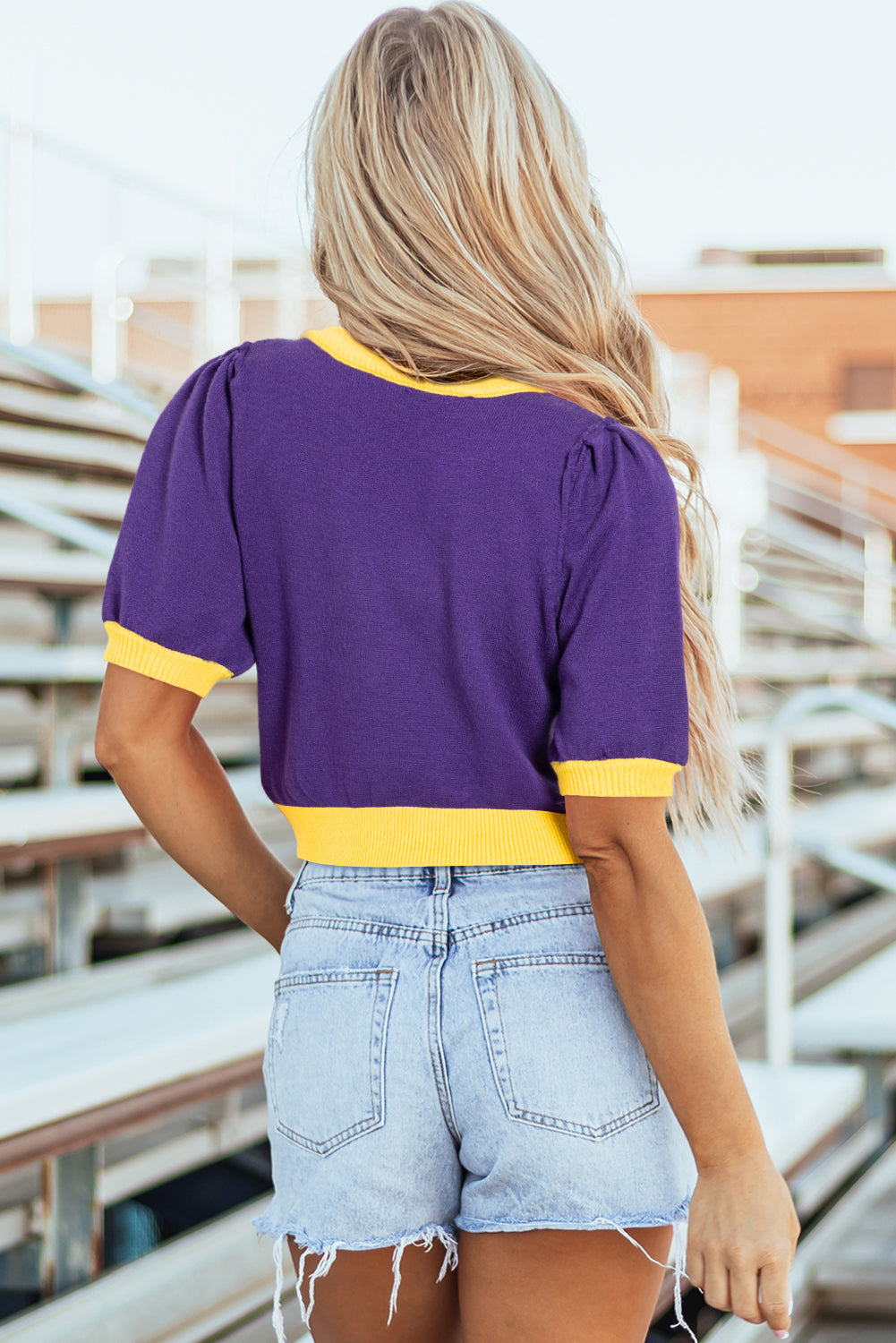 Pull à manches courtes bouffantes à blocs de couleurs Rugby à sequins violet