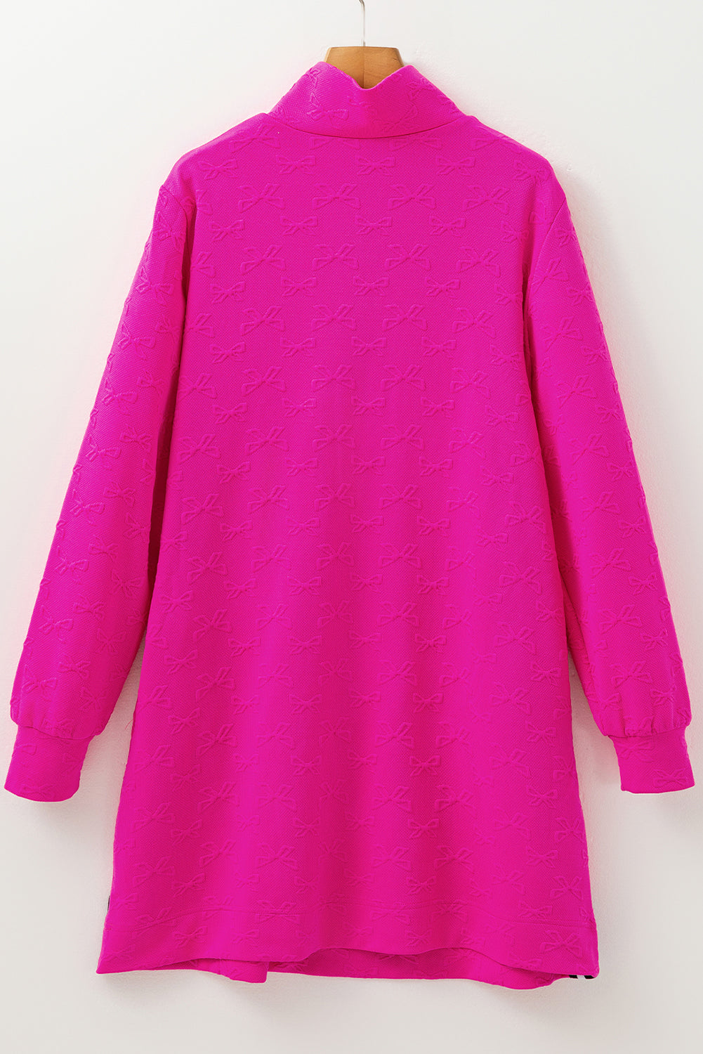 Mini-robe droite texturée en jacquard rouge rose avec fermeture éclair sur un quart