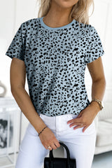 Gray t-shirt with short sleeves and cheetah printed round