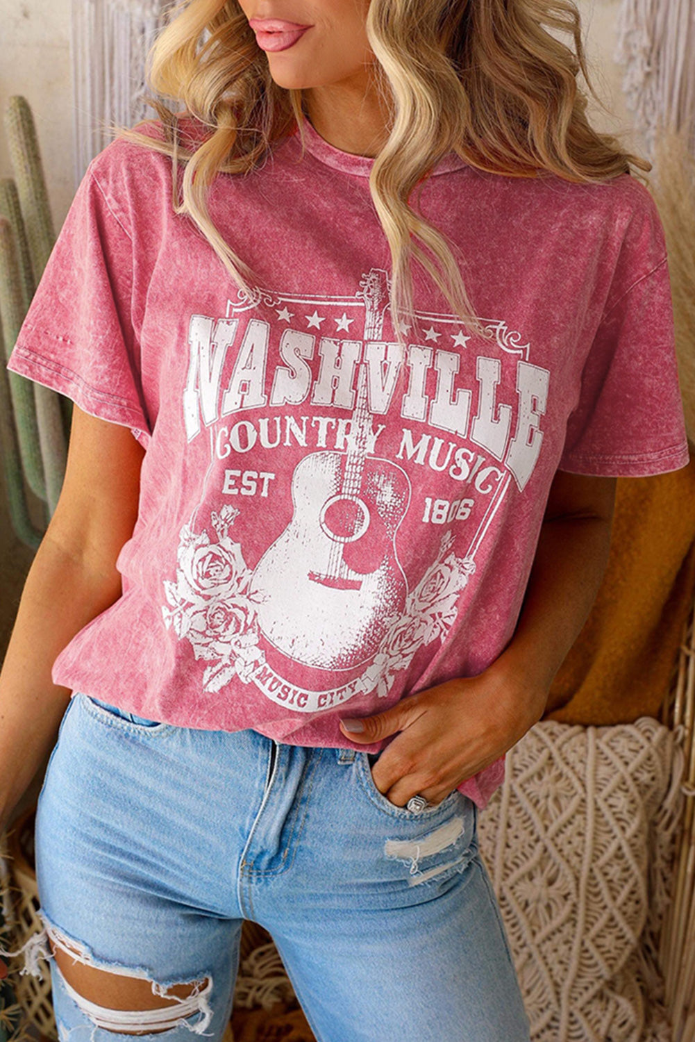 Feuriger Red Nashville Music City Grafikmineral gewaschener T -Shirt