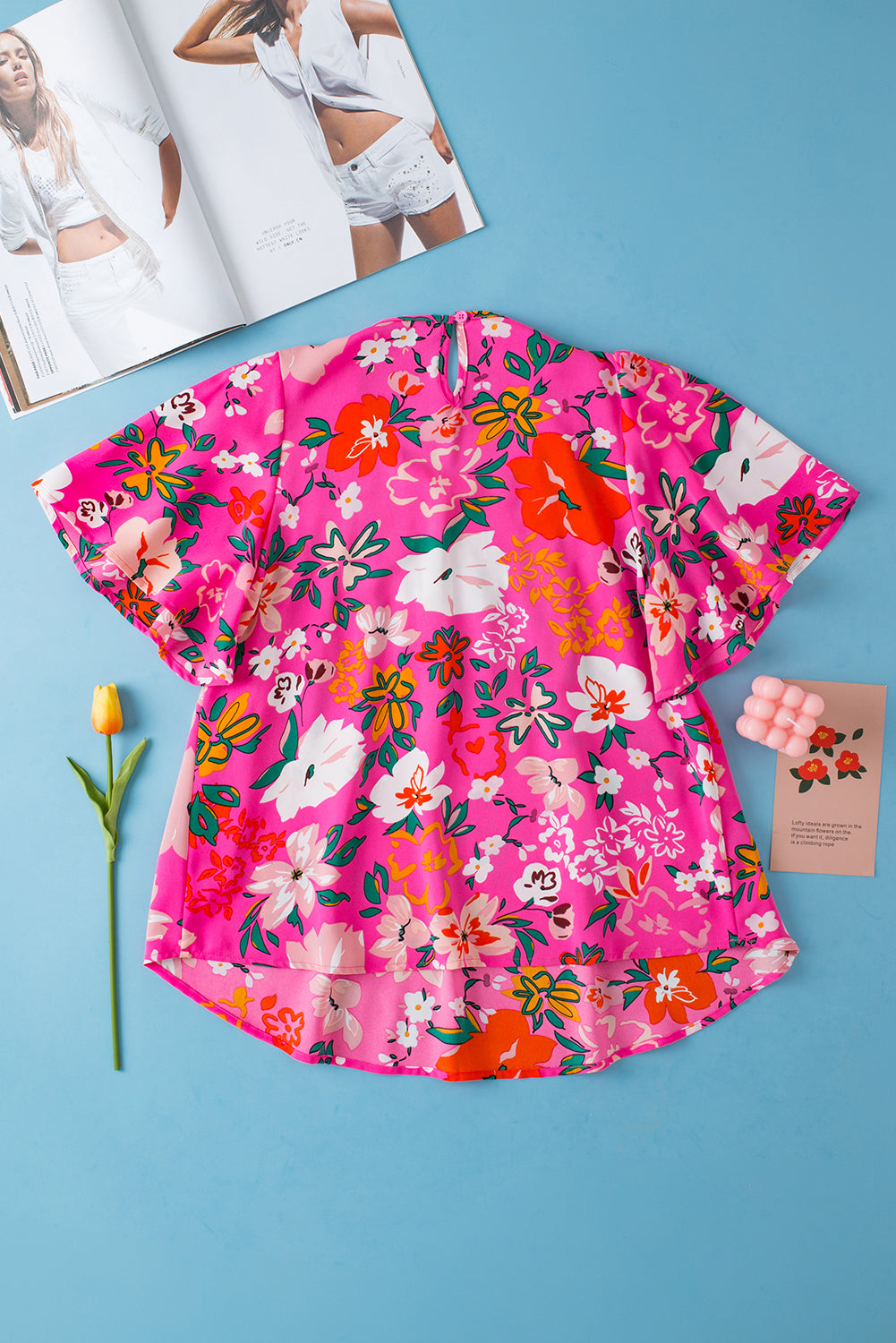 Blouse smockée à manches courtes et fleurs rose-A WOMAN WE LOVE