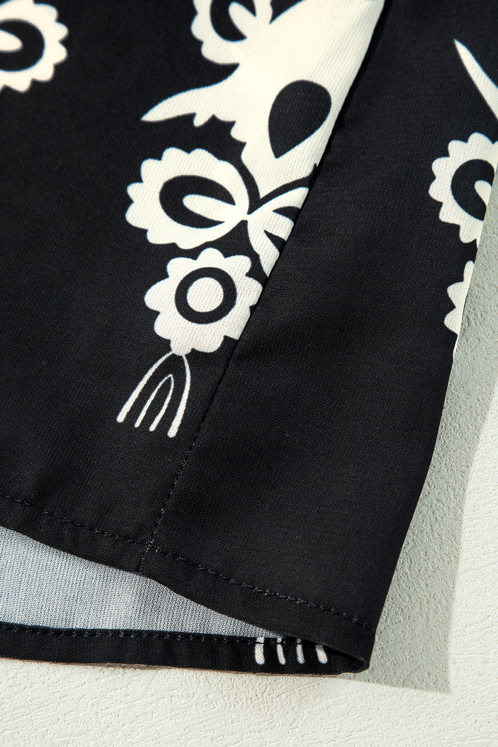 Chemisier noir à imprimé géométrique vintage *-A WOMAN WE LOVE