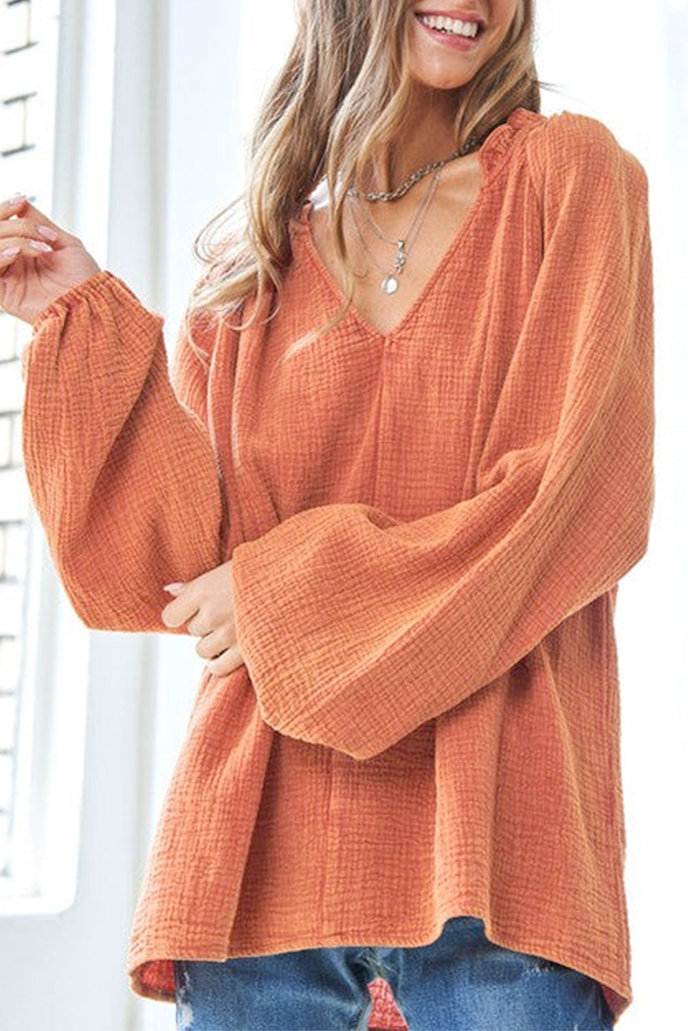 Chemisier orange froissé texturé à volants et col fendu à manches bouffantes-A WOMAN WE LOVE