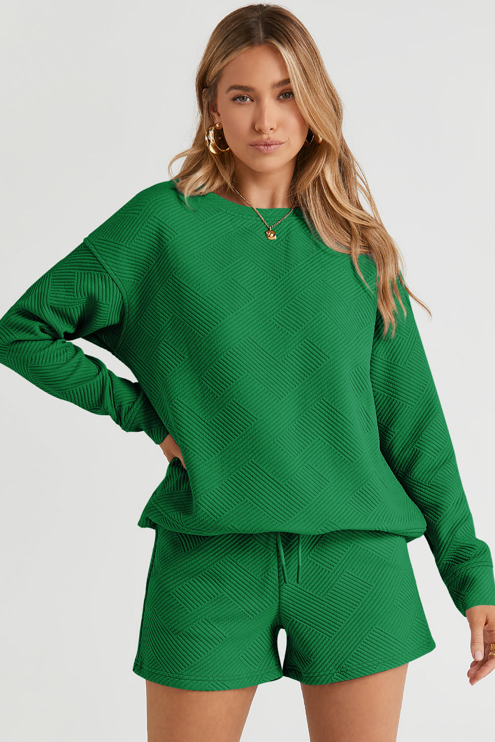Ensemble haut texturé vert à manches longues et short à cordon de serrage-A WOMAN WE LOVE