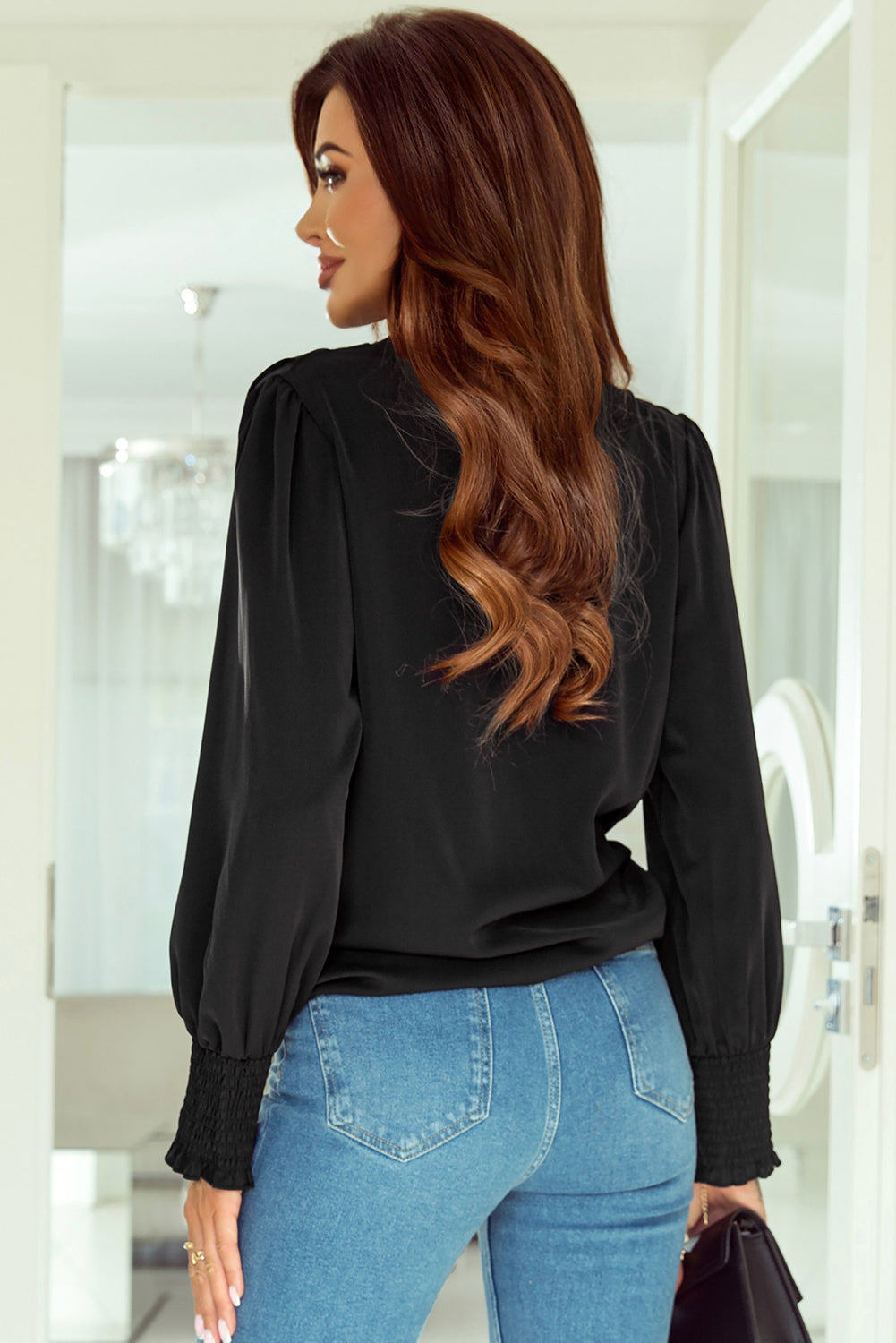 Chemisier drapé noir uni à col surplis et poignets froncés-A WOMAN WE LOVE