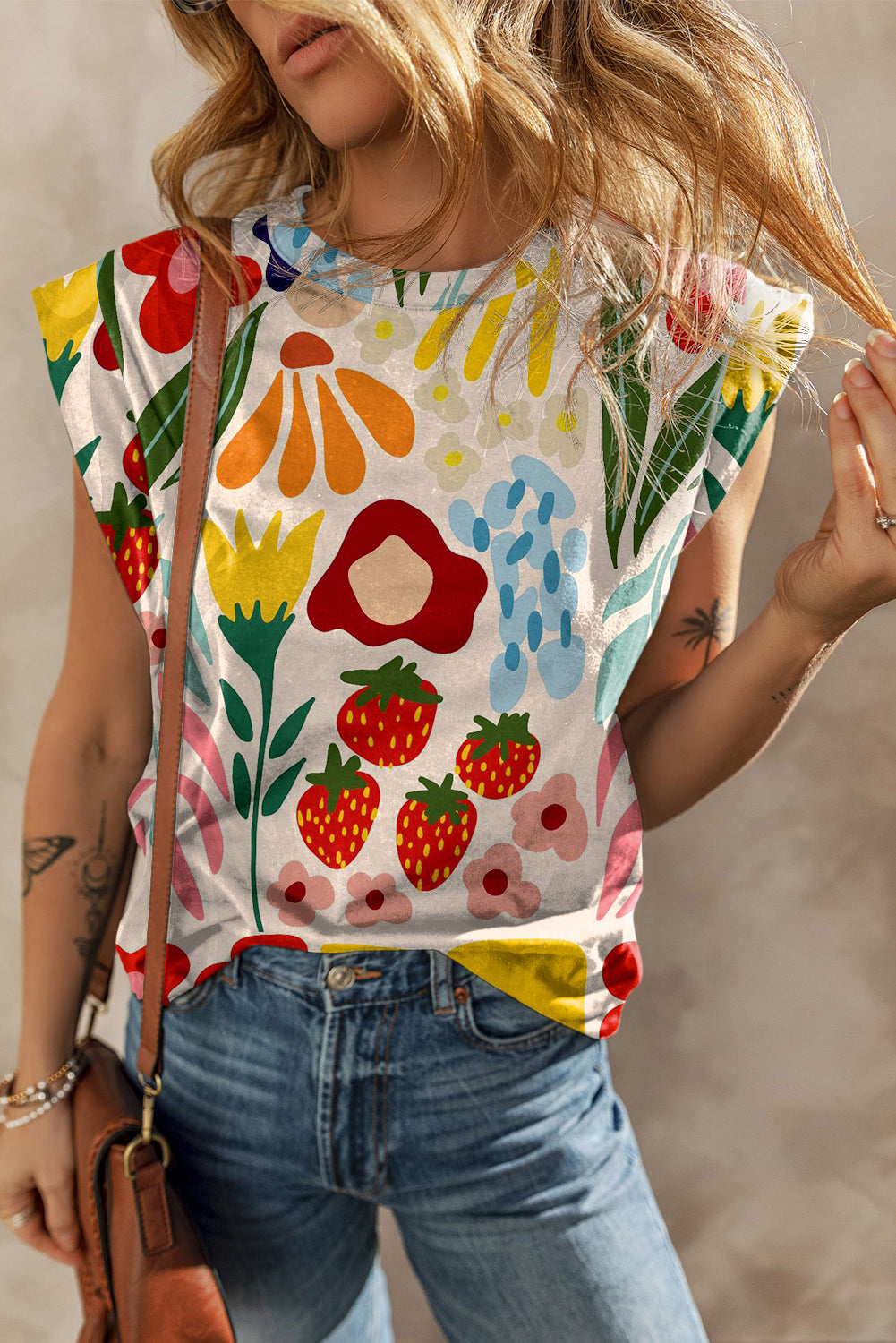 Khaki T-shirt with short sleeves and floral print round print