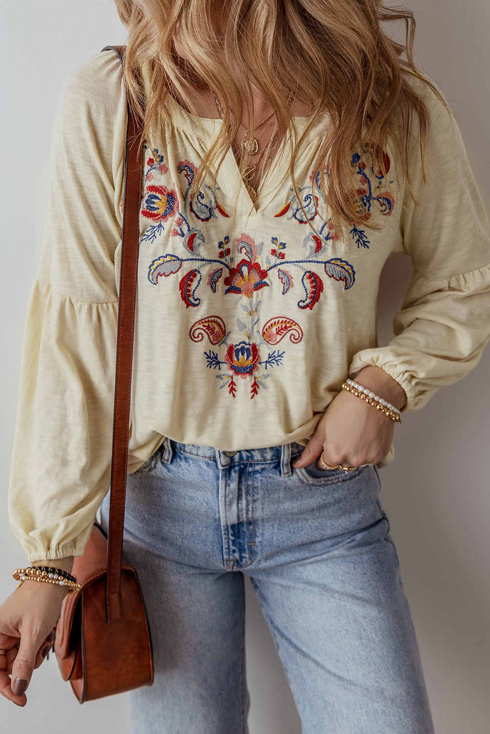 Blouse à col en V -A WOMAN WE LOVE