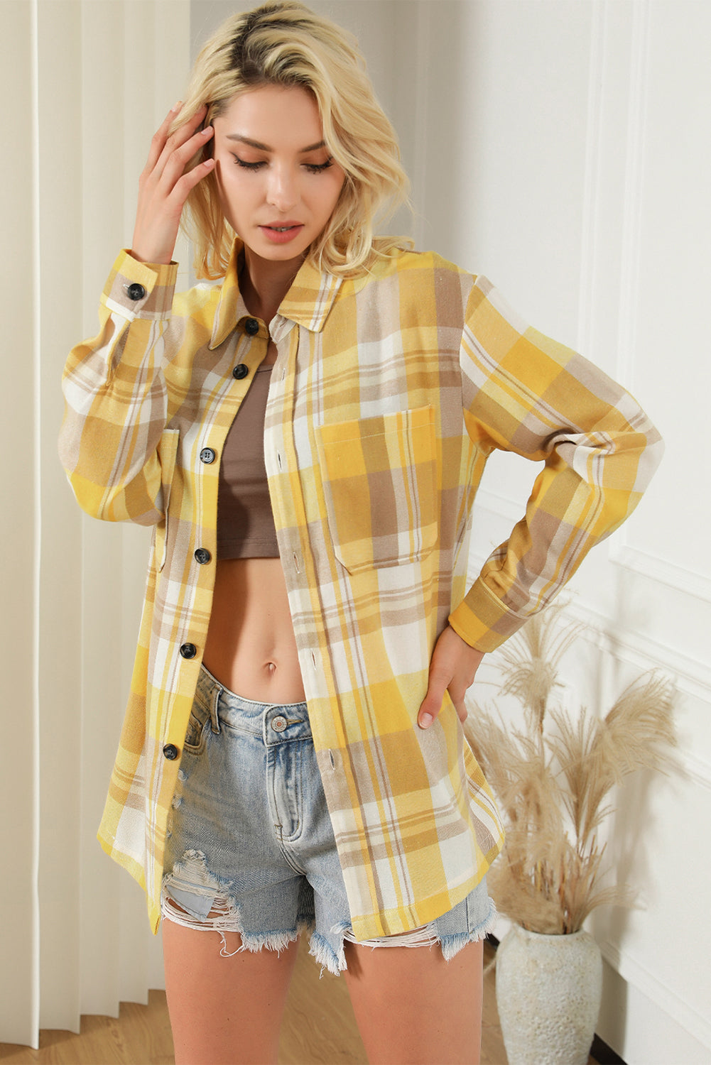 Chemise jaune à carreaux boutonnée avec poche plaquée-A WOMAN WE LOVE