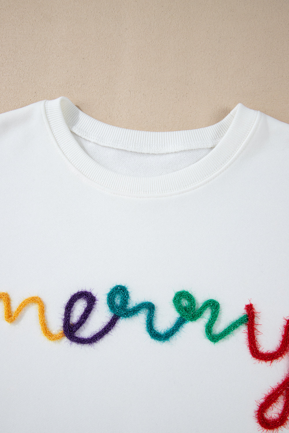 White Merry Graphic Excelente SweShirt