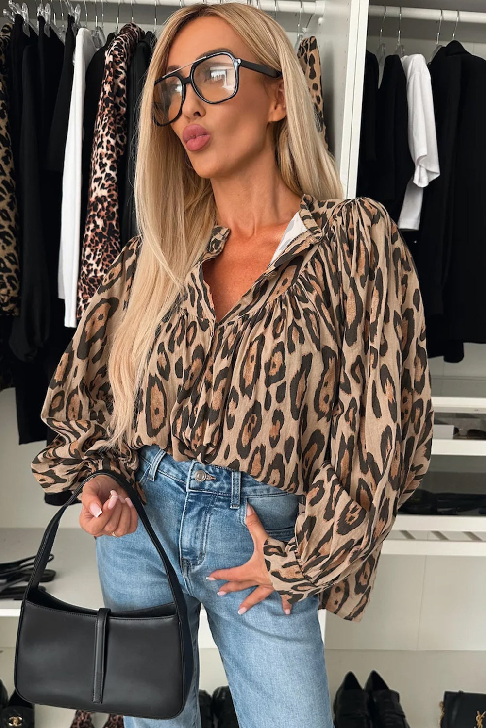 Chemise décontractée surdimensionnée beige clair à imprimé léopard et manches ballon-A WOMAN WE LOVE