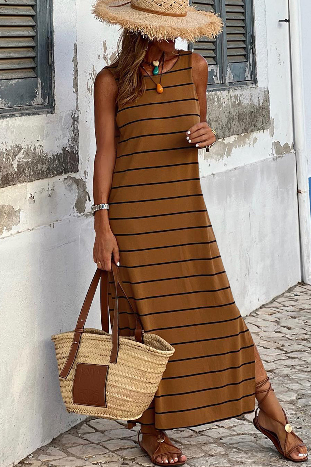 Impression de Stripe marron ouverte Robe maxi sans manches avec fentes