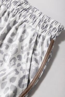 Shorts informales de leopardo blanco *