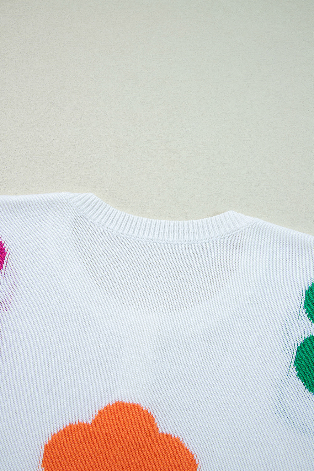 Pull léger à imprimé floral blanc