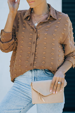 Long -sleeved brown polka dot shirt