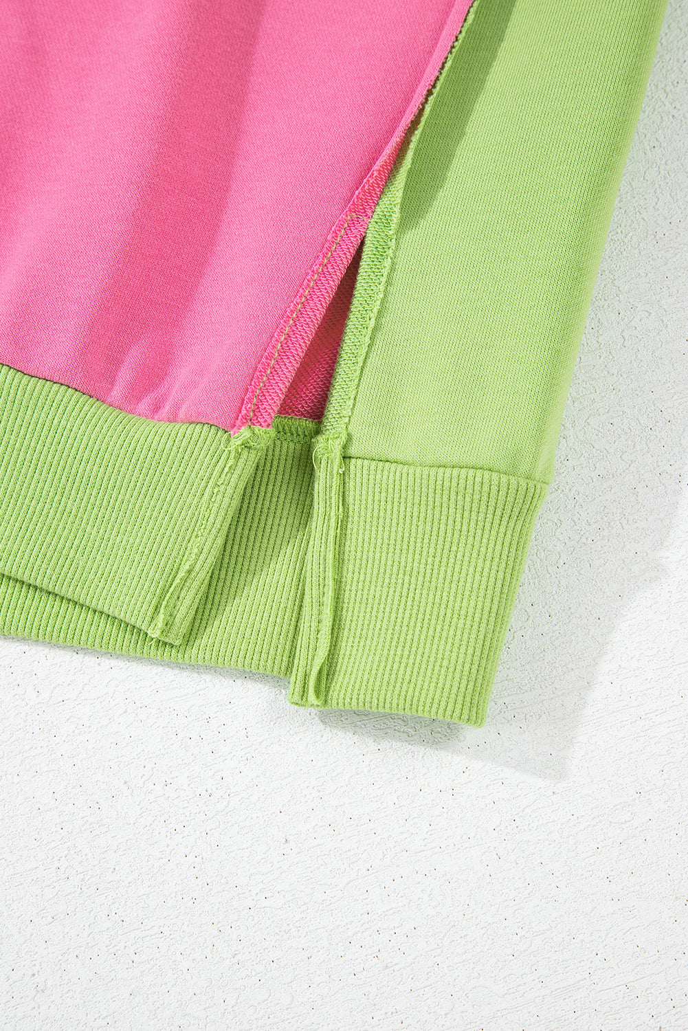 Sweat-shirt décontracté à col rond et coutures exposées color block rose