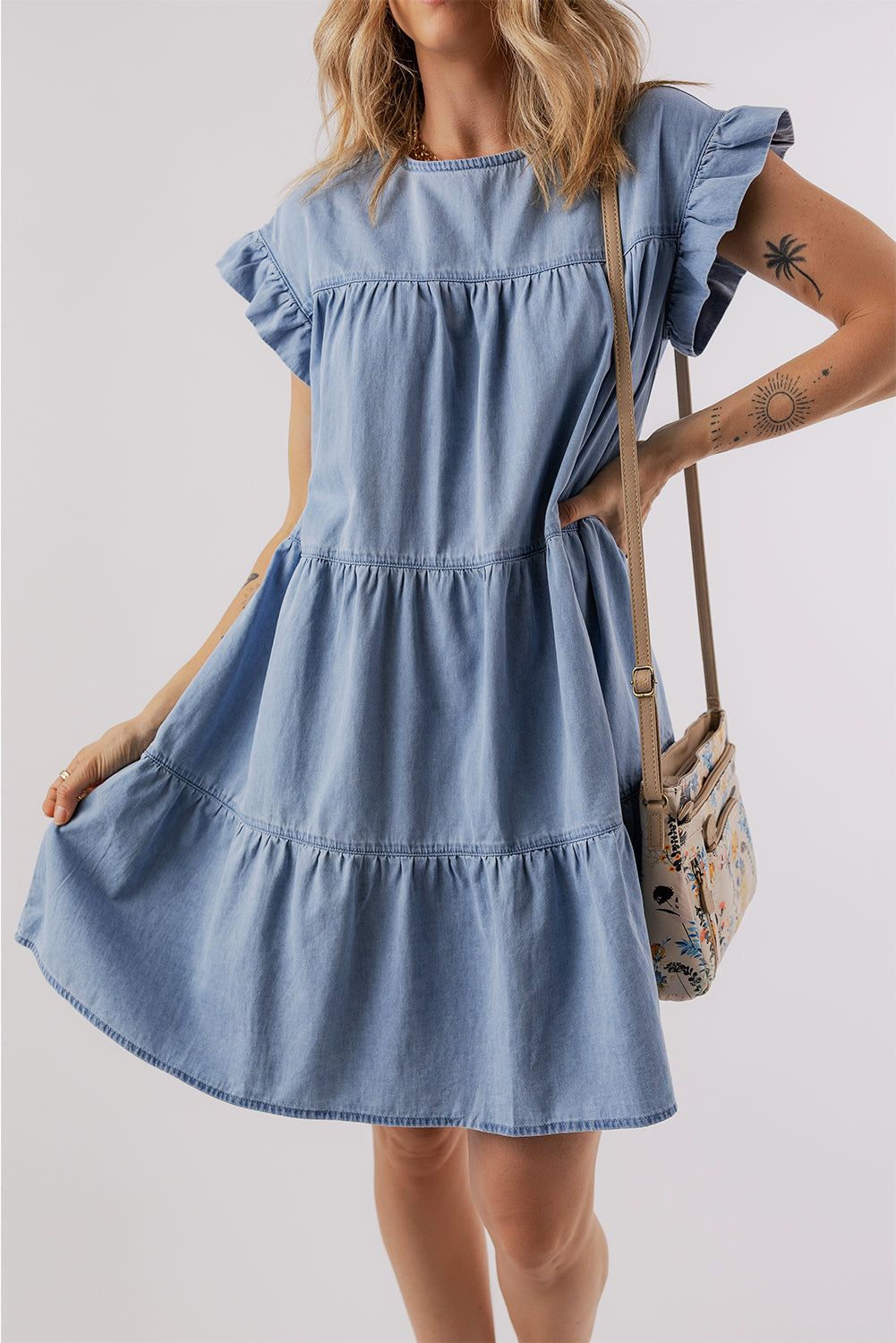 Robe en jean trapèze à volants et manches courtes Beau Blue