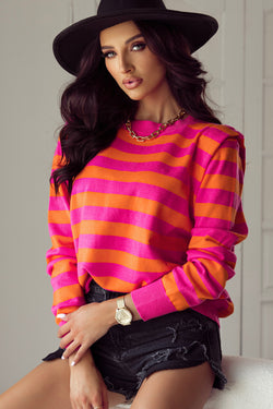 Round neck sweater with shoulder pads and pink stripes