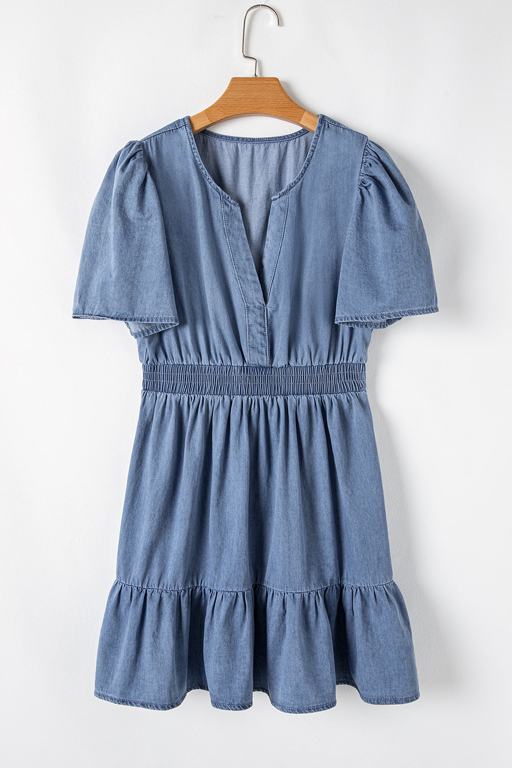 Vestido de mezclilla V -neck con volantes y talla brotada *
