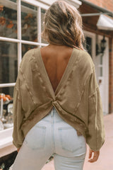 Sudadera de color caqui de gran tamaño con estiramiento retorcido y espalda abierta
