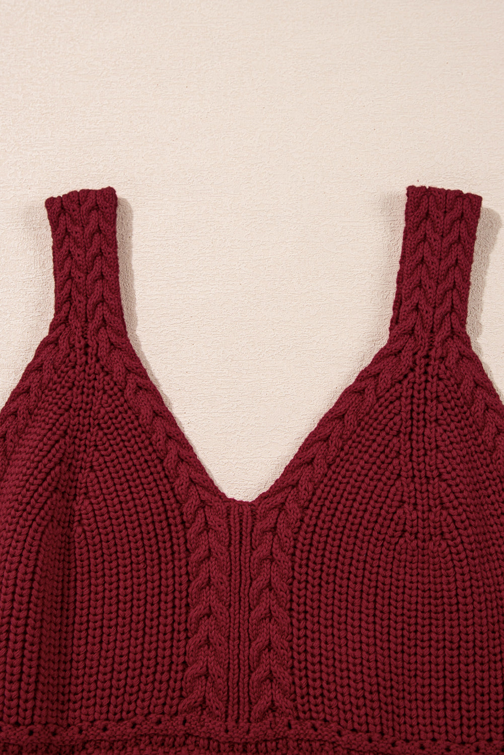 SLIM CUT SHOTE VELEC TO V -neck in twisted knitting bordeaux pointelle