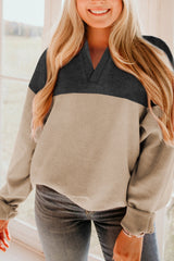 Bloque de color sudadera con cable con collar gris de carbono