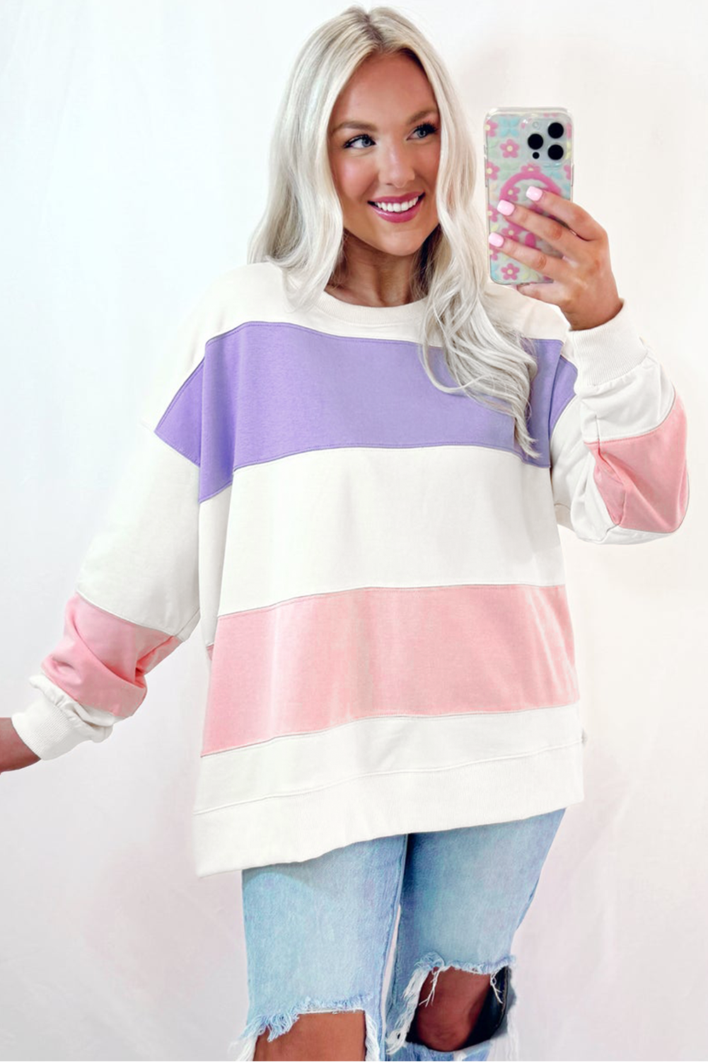 Sudadera beige con cuello redondo y hombros que caen en bloque de color de retazos