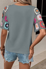 High -hook -in -handed -sleeved top *