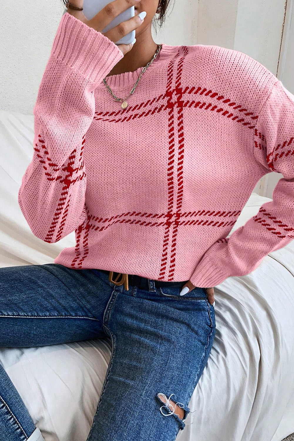 Pink shoulder pink sweater knitted with Scottish pattern*