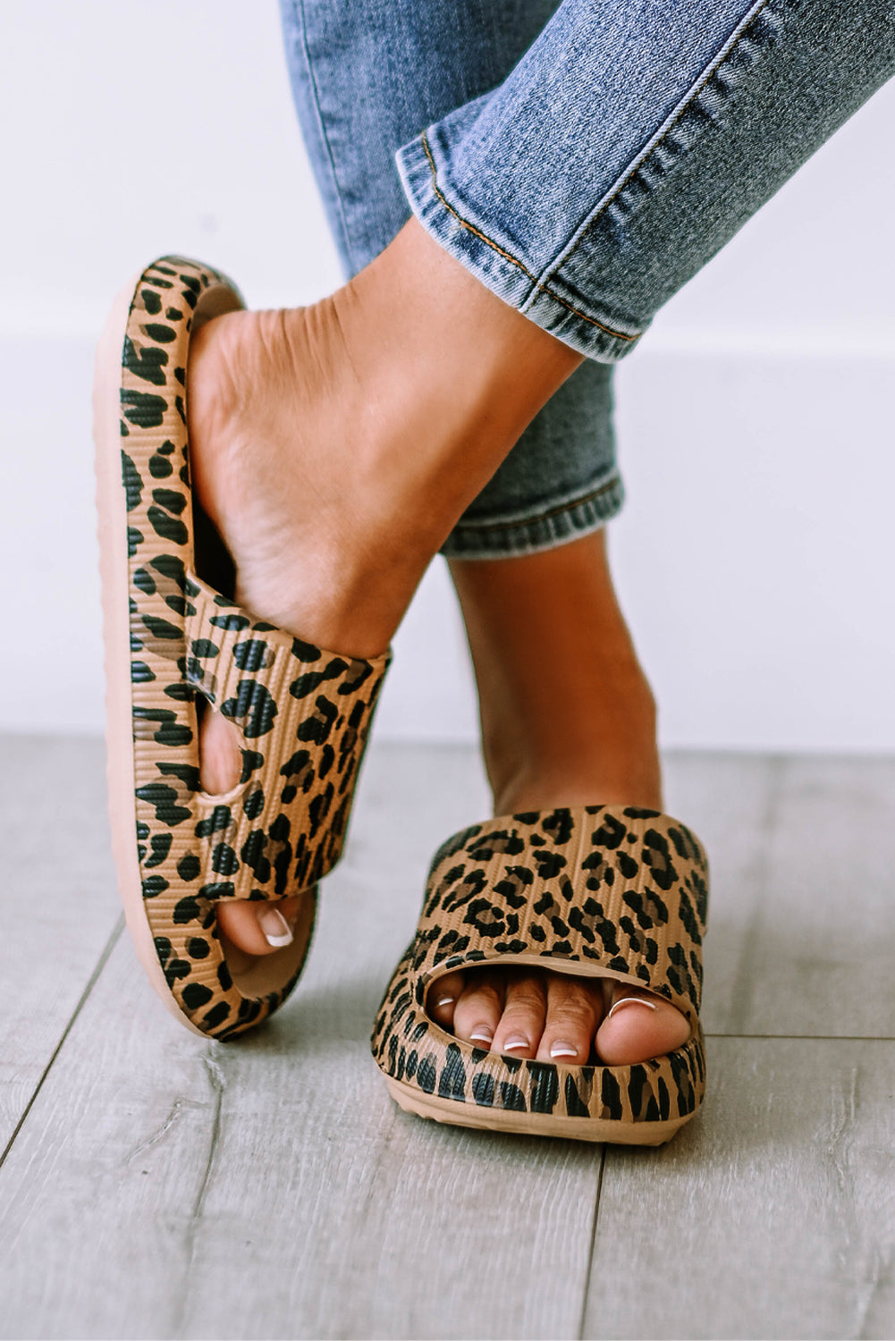 Leopardo Impresión espesa Slip en zapatillas