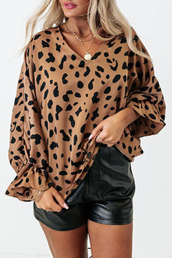 Blouse Large V -neck leopard and ruffle cuffs