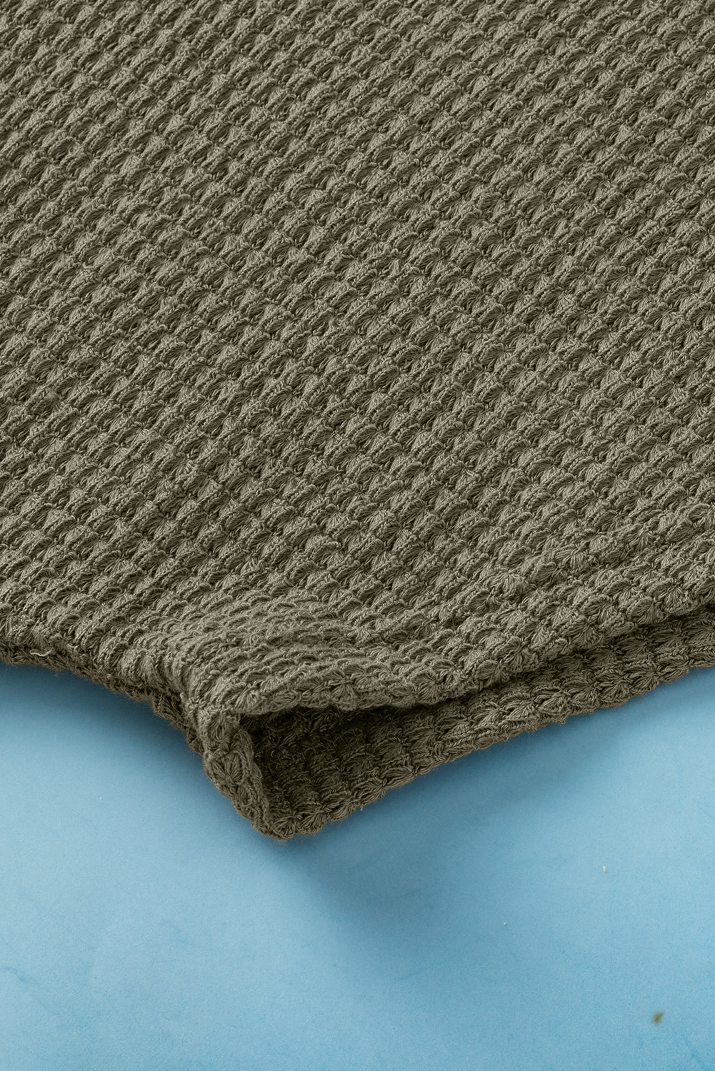 Textured t-shirt with patch in lace green guipure foam