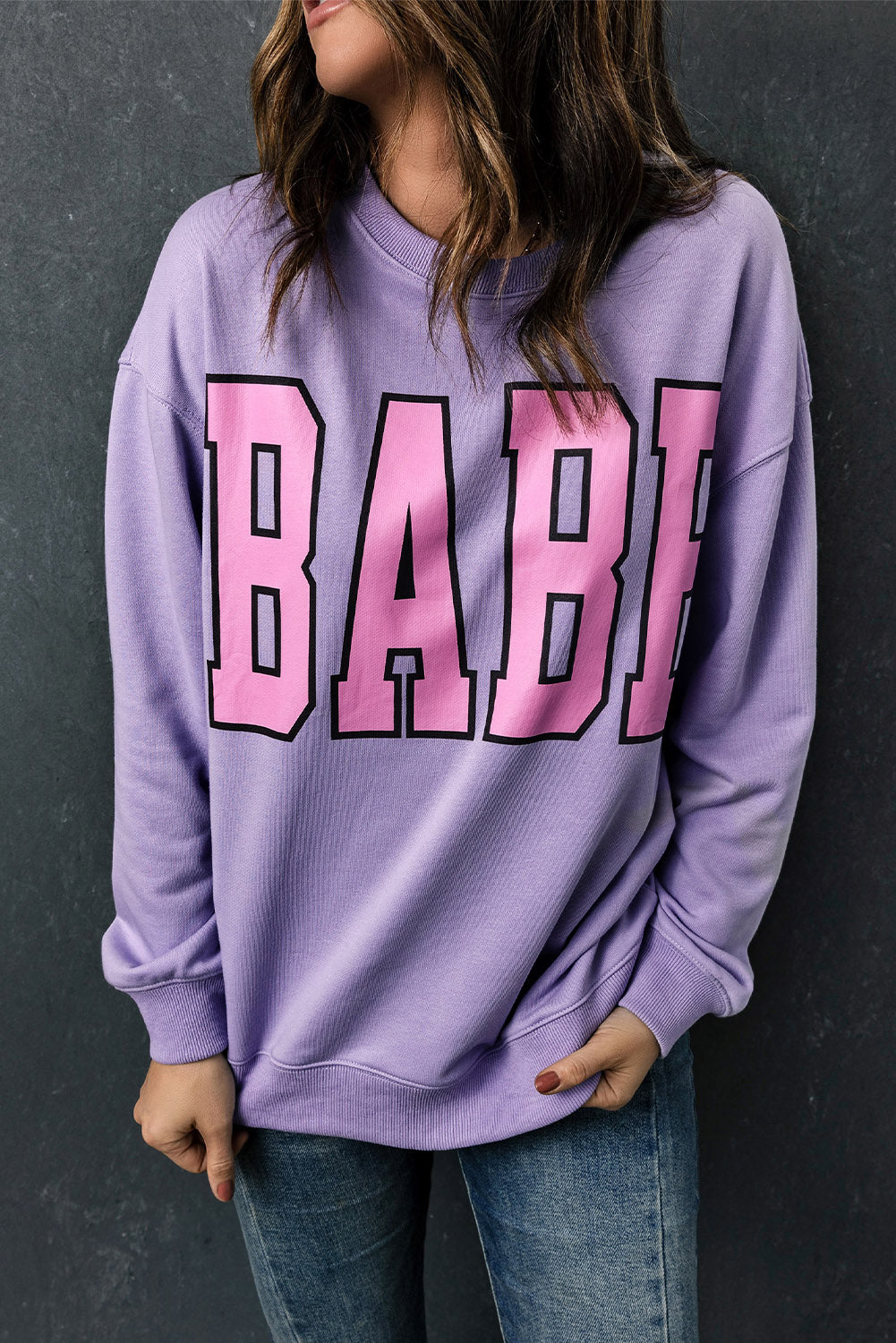 Graues Babe Buchstabe Grafikpullover Sweatshirt