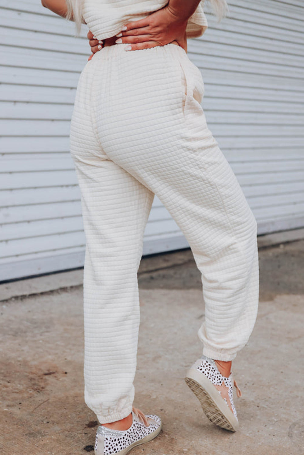 White Trellis Textured Cropped T-Shirt and Jogger Pants Set