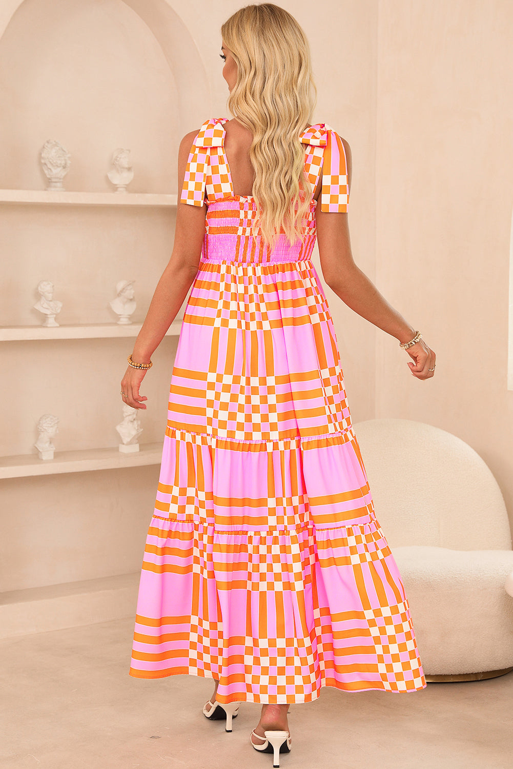 Pink Boho Gingham gebundene Gurte beschleunigte Maxikleid