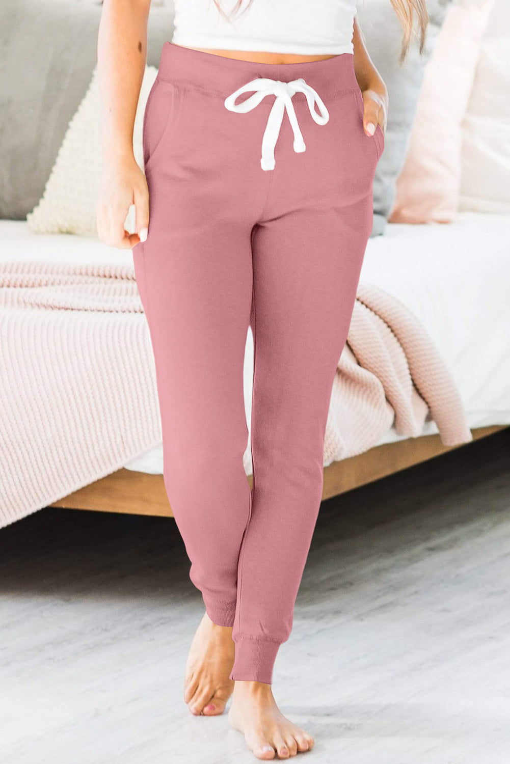 Fuchsia jogging pants with pockets and drawstring waist